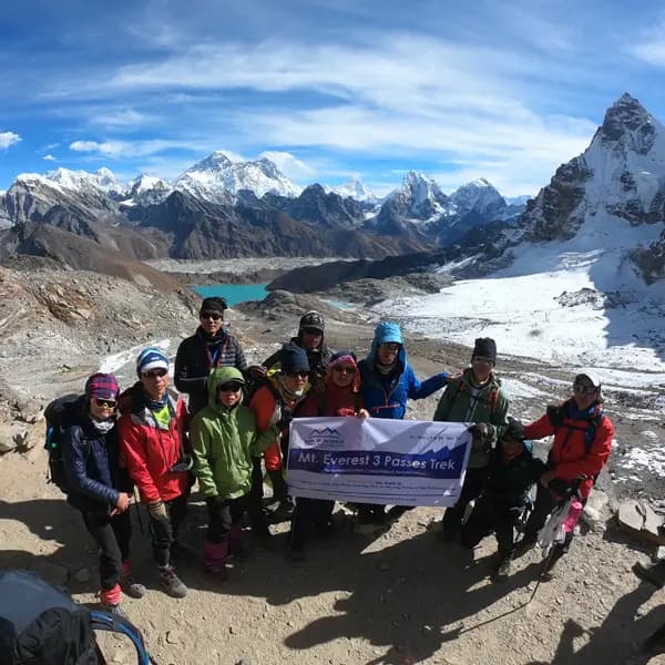everest trek
